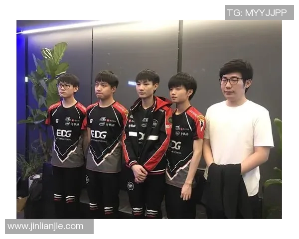 电竞比分赛后复盘TES与EDG技术对决的精彩分析与战术探讨 电竞比分赛后复盘TES与EDG技术对决的精彩分析与战术探讨