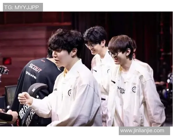 深入探讨FPX战队在比赛中的数据分析与团队配合表现实时数据 深入探讨FPX战队在比赛中的数据分析与团队配合表现实时数据